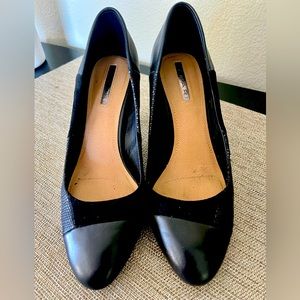 Tahari Elroy Black Block heel pumps, 7M